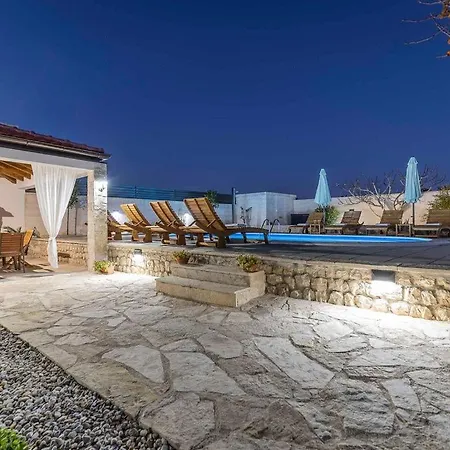 Maslina Villa *