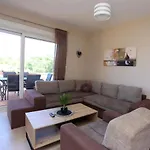 Villa Maslina *